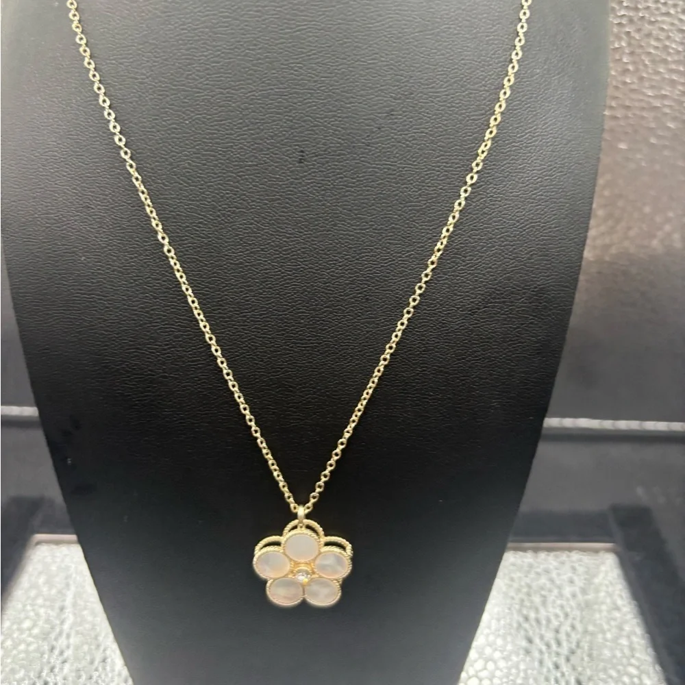 Elegant Sterling Silver Gold Flower Pendant Necklace All Mother Of Pearl